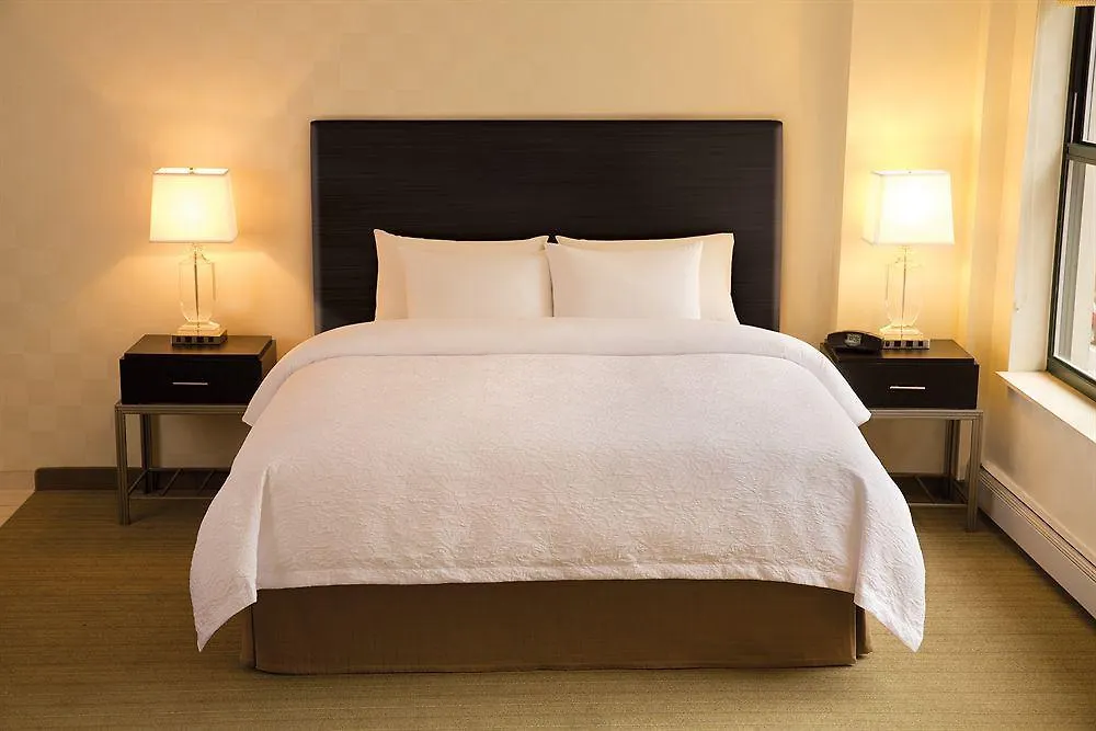 מלון ניו יורק Hampton Inn Manhattan/Downtown- Financial District